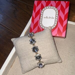 ***FREE WITH PURCHASE***
Stella & Dot Amelie Crystal Bracelet